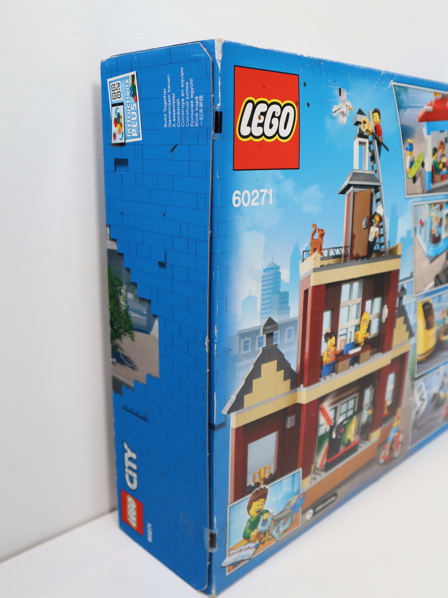 LEGO City - 60271 Main Square - Sealed