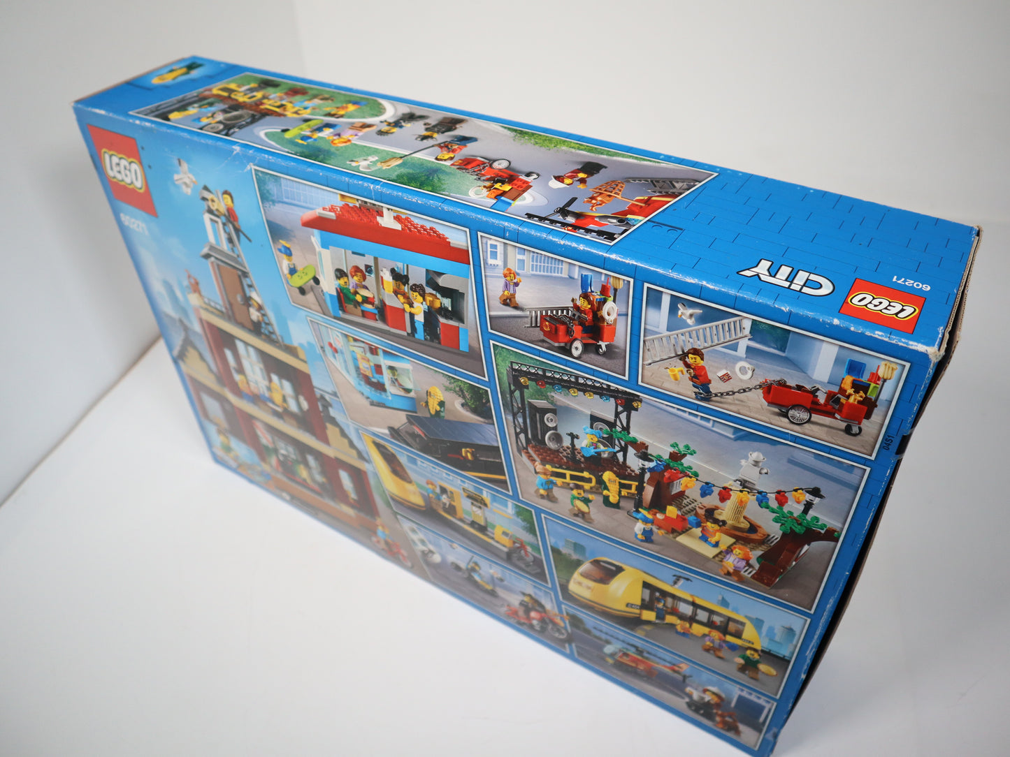 LEGO City - 60271 Main Square - Sealed